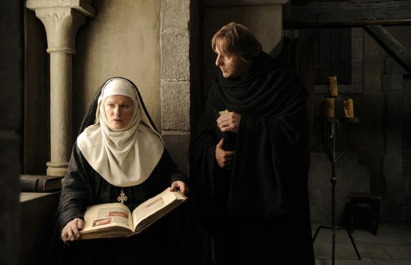 Barbara Sukova é Ildegarda de Bingen no filme Visão, de Margarethe von Trotta